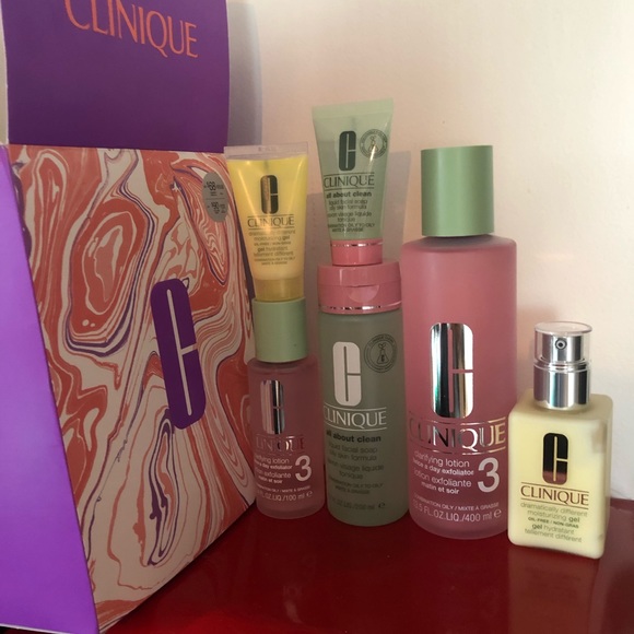 💥SOLD💥BNIB CLINIQUE Gift Box 📦 - Picture 6 of 8